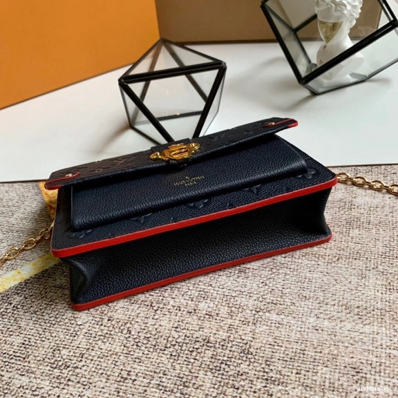 WIS VUITTON LOUIS WALLET VAVIN CHAIN 1031